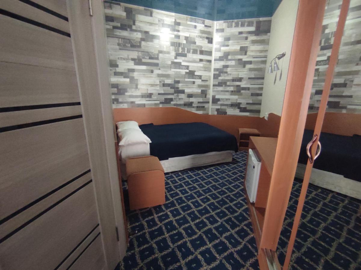 Three Dolphins Hotel Актау Екстер'єр фото