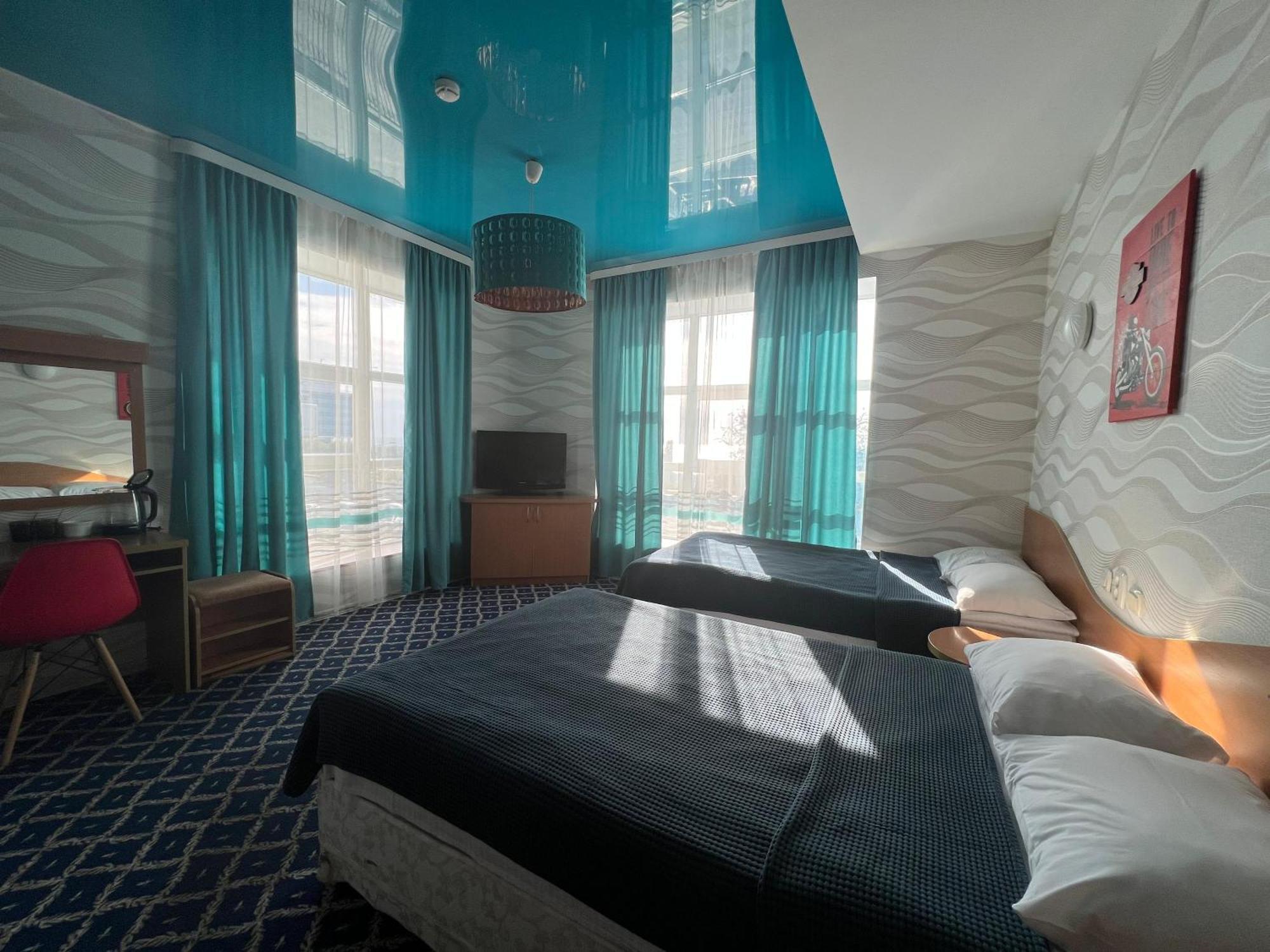 Three Dolphins Hotel Актау Екстер'єр фото