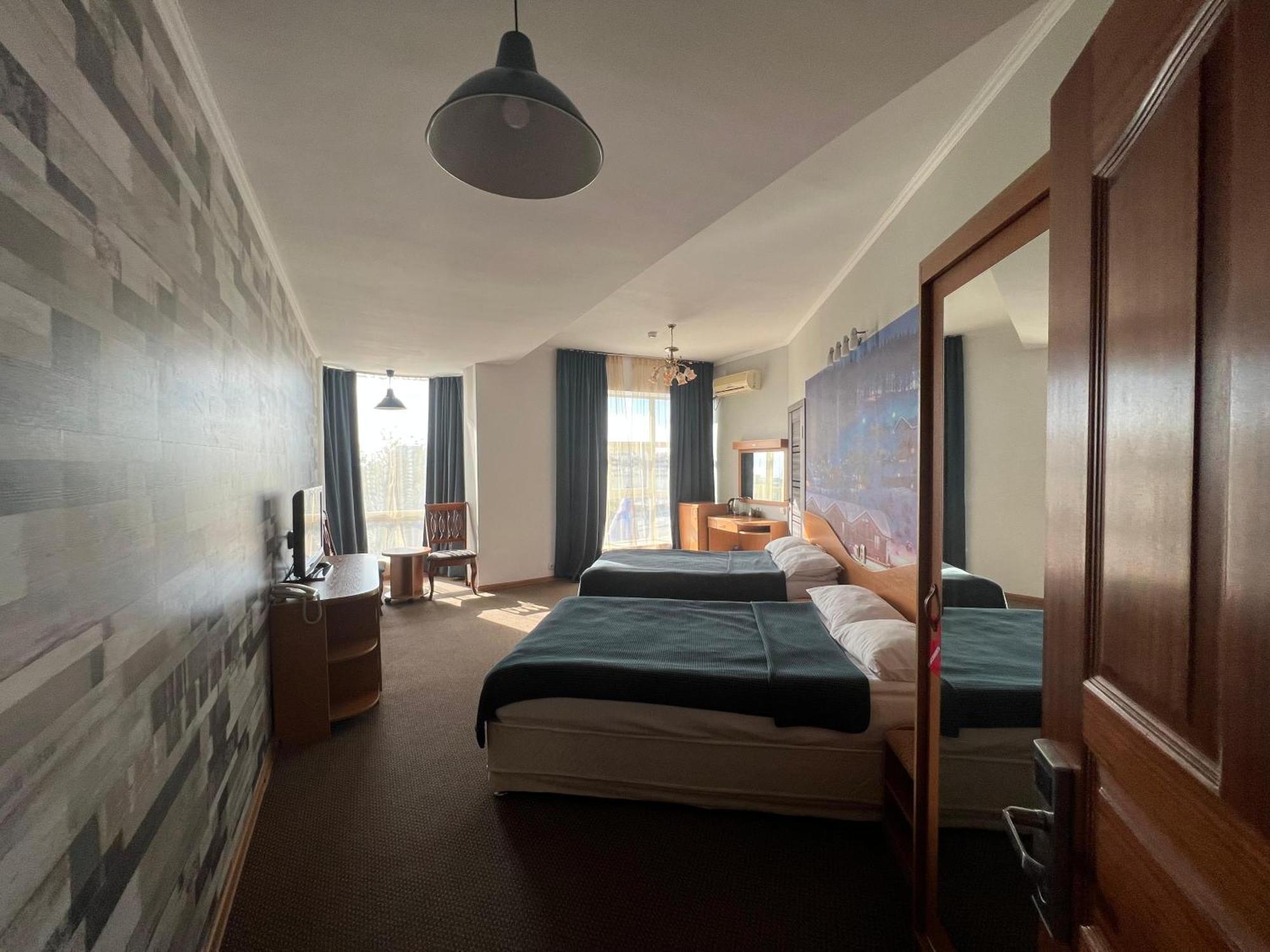 Three Dolphins Hotel Актау Екстер'єр фото