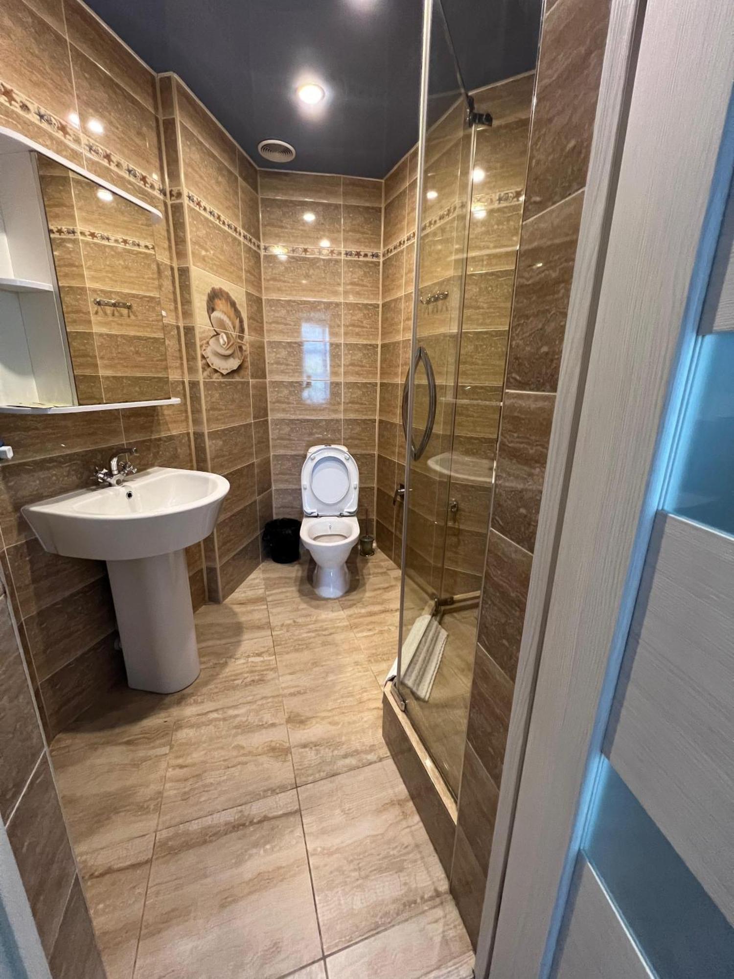 Three Dolphins Hotel Актау Екстер'єр фото